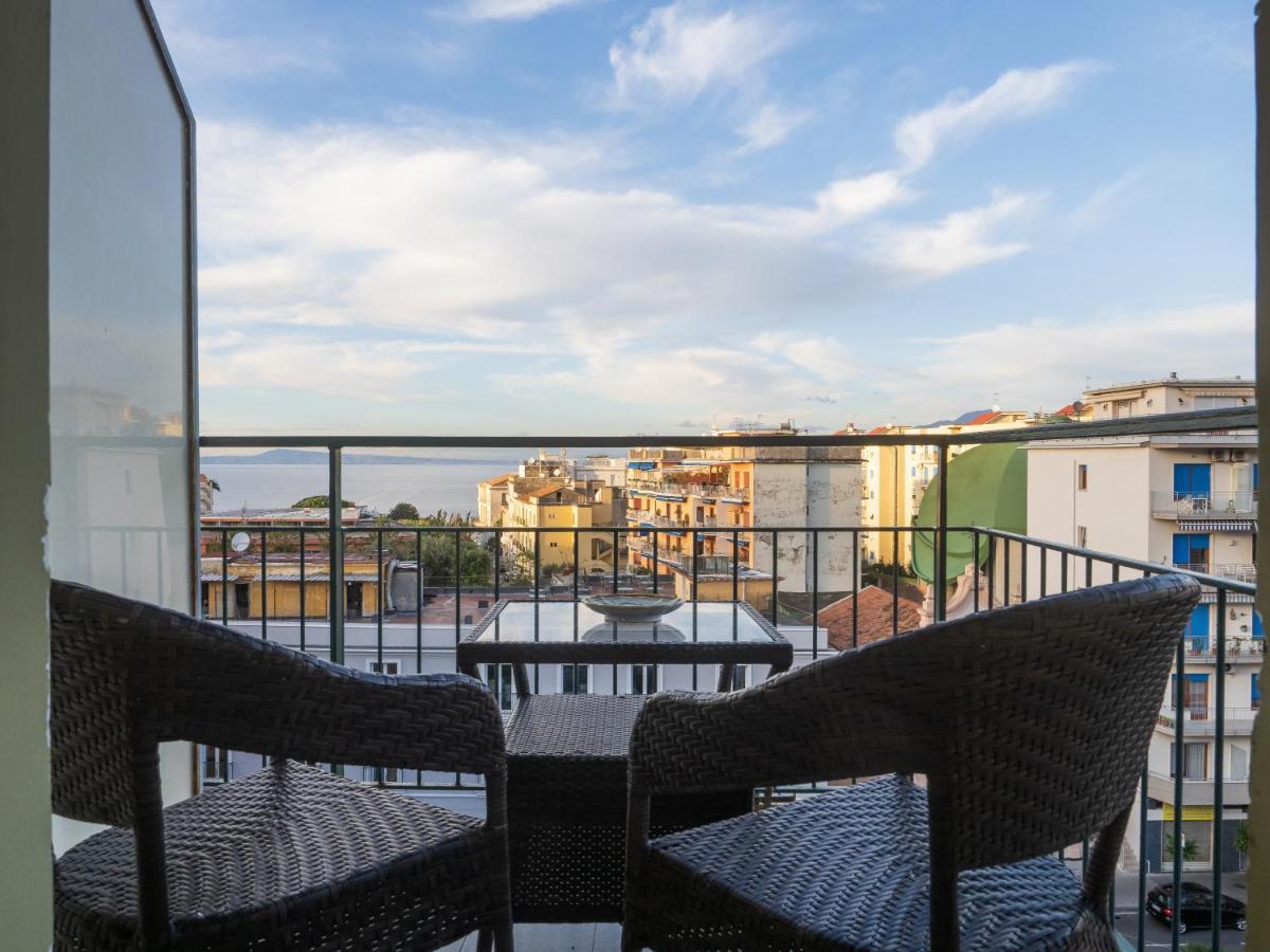Rossella Holiday Home Sorrento Luaran gambar